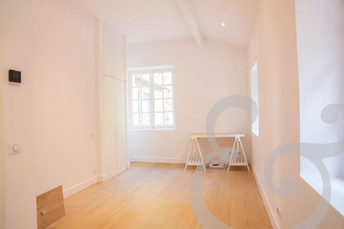 Image No.26-5 Bed House for sale