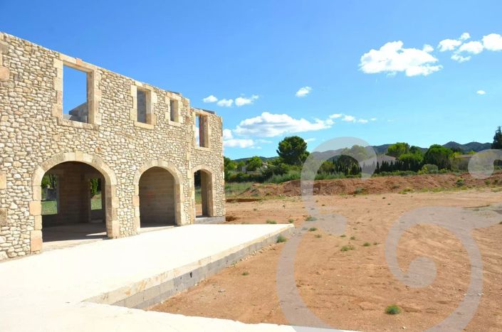 Image No.4-5 Bed House for sale