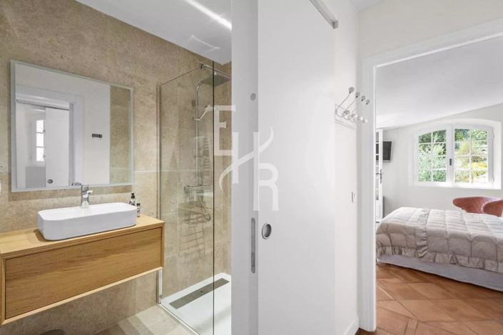 Image No.21-4 Bed House for sale