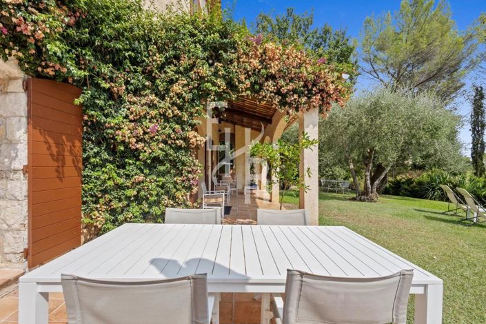 Image No.8-4 Bed House for sale