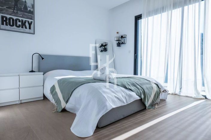 Image No.15-4 Bed House for sale