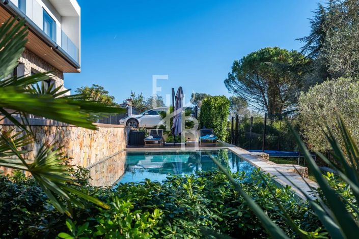 Image No.30-4 Bed House for sale