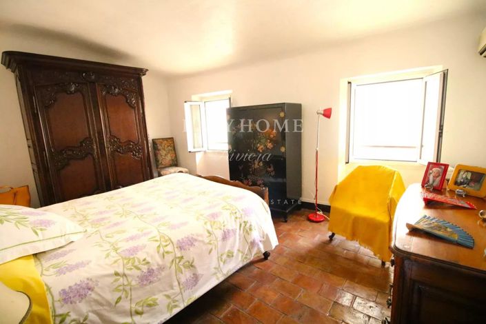 Image No.6-3 Bed House for sale