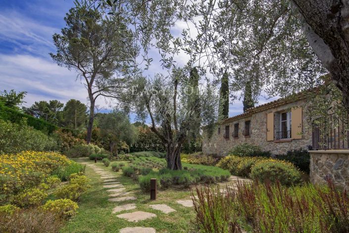 Image No.9-5 Bed House for sale