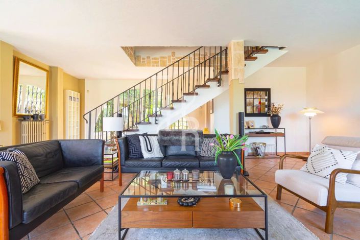 Image No.4-4 Bed House for sale