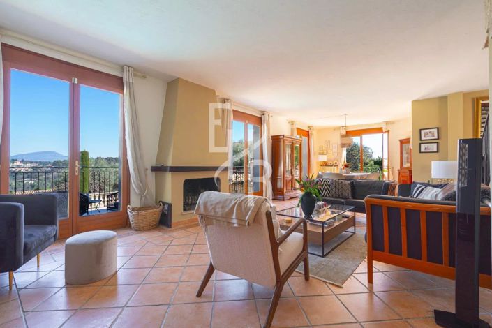 Image No.5-4 Bed House for sale