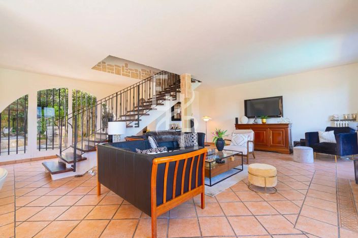 Image No.21-4 Bed House for sale