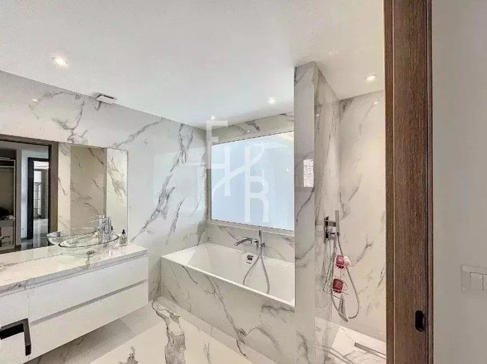 Image No.10-6 Bed House for sale