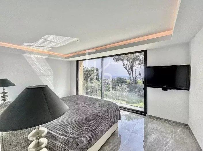 Image No.11-6 Bed House for sale