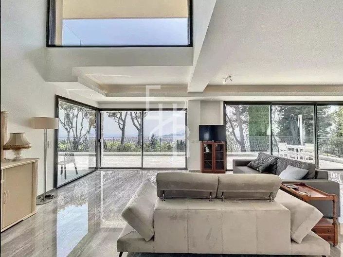 Image No.12-6 Bed House for sale