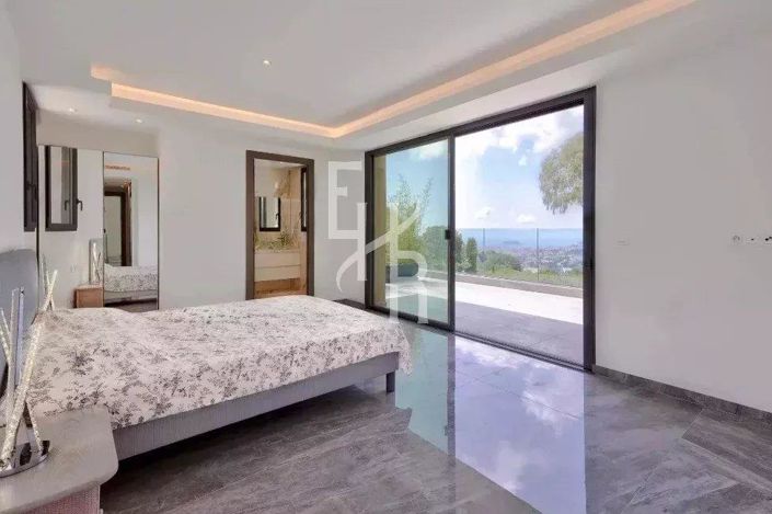 Image No.15-6 Bed House for sale