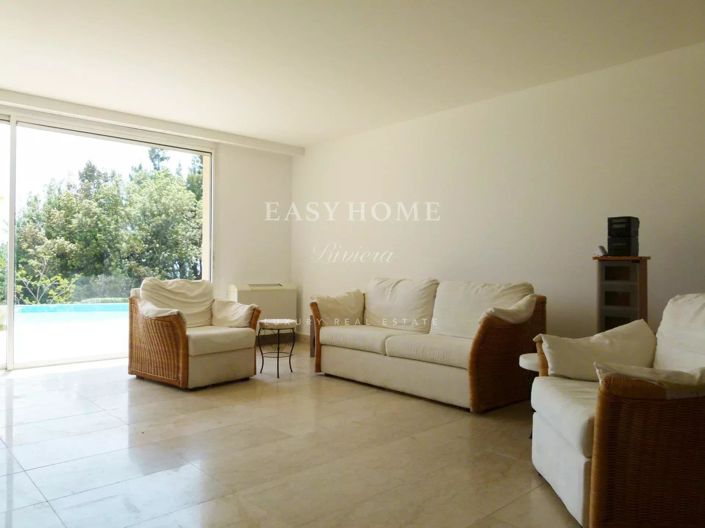 Image No.20-5 Bed House for sale