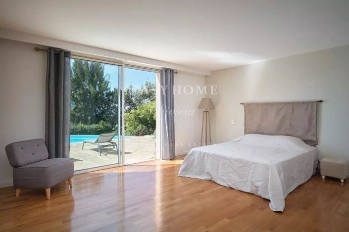 Image No.21-5 Bed House for sale