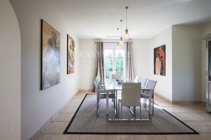 Image No.18-5 Bed House for sale