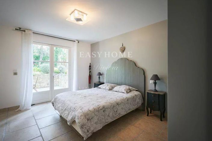 Image No.20-5 Bed House for sale