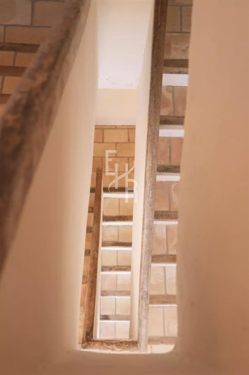 Image No.16-5 Bed House for sale