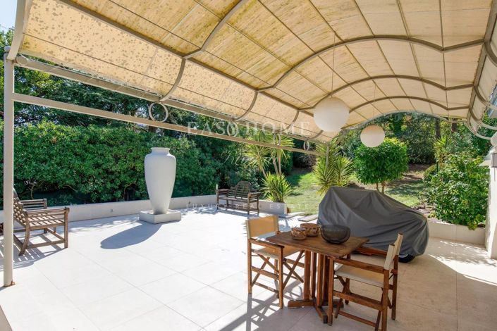 Image No.17-6 Bed House for sale