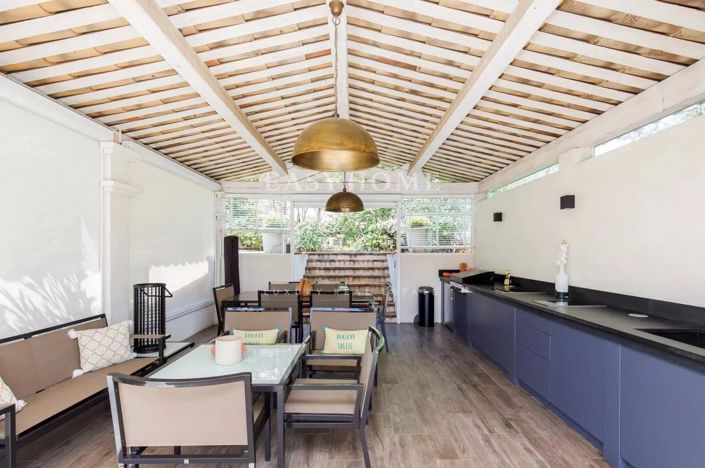 Image No.18-6 Bed House for sale