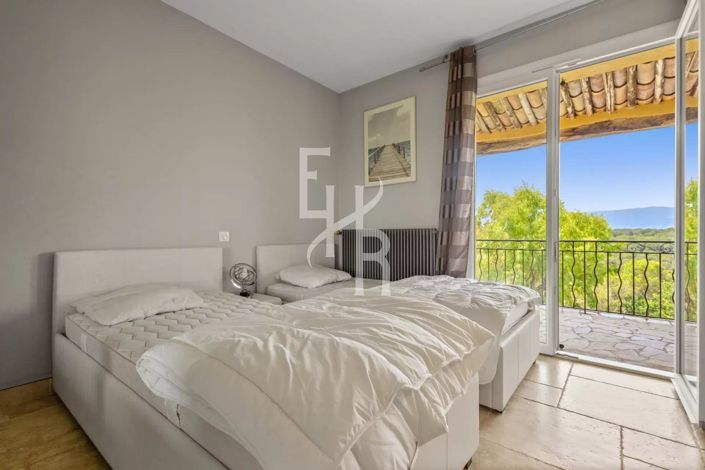 Image No.21-5 Bed House for sale