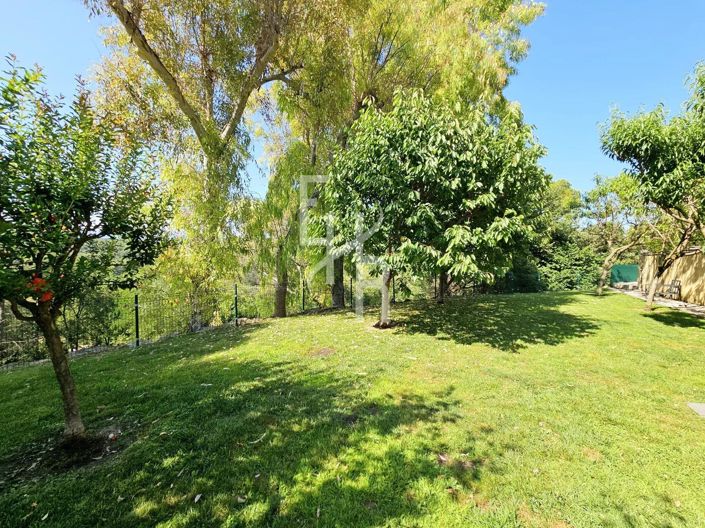 Image No.8-5 Bed House for sale