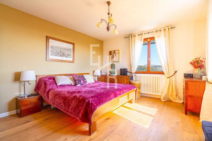 Image No.12-4 Bed House for sale