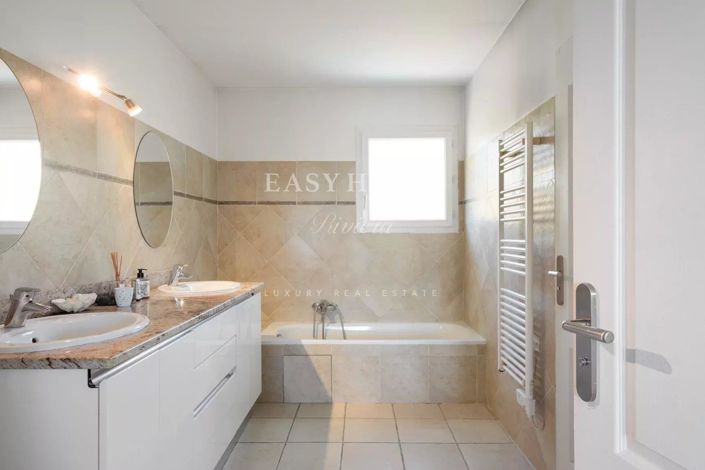 Image No.11-4 Bed House for sale