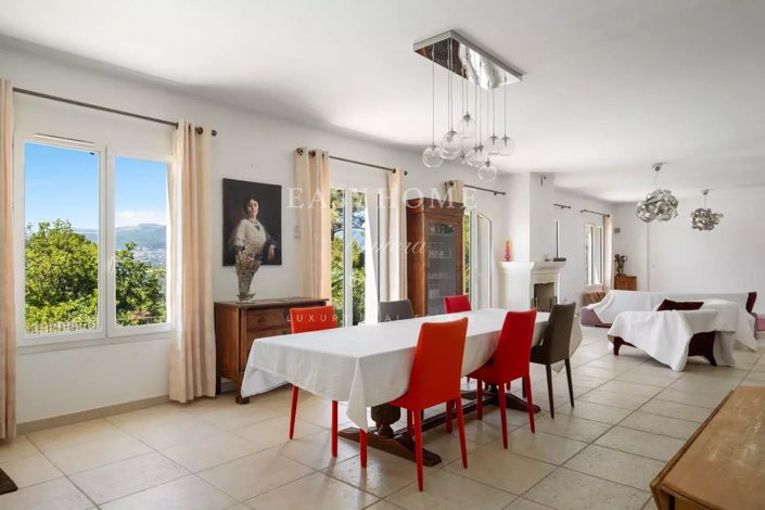 Image No.8-4 Bed House for sale