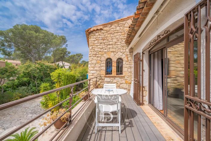 Image No.11-4 Bed House for sale