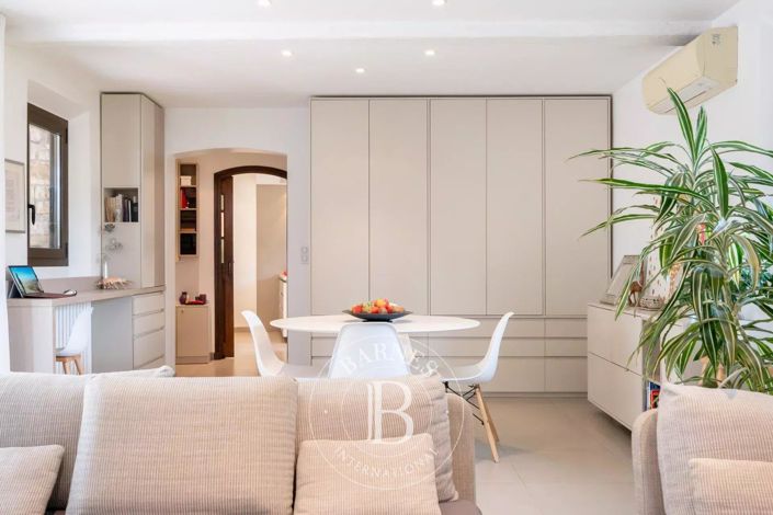 Image No.3-4 Bed House for sale