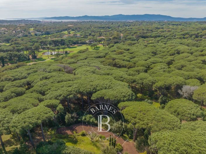 Image No.17-5 Bed House for sale