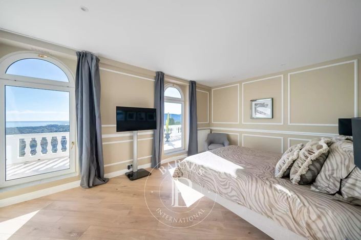 Image No.14-5 Bed House for sale