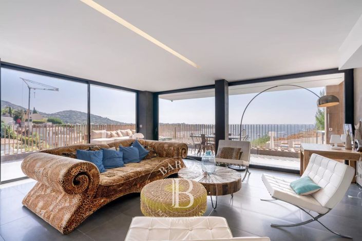 Image No.3-5 Bed House for sale