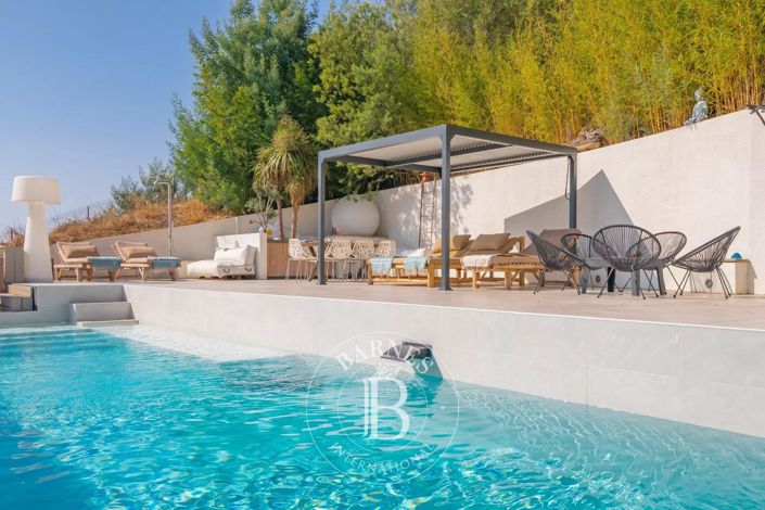 Image No.7-5 Bed House for sale