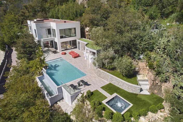 Image No.9-5 Bed House for sale