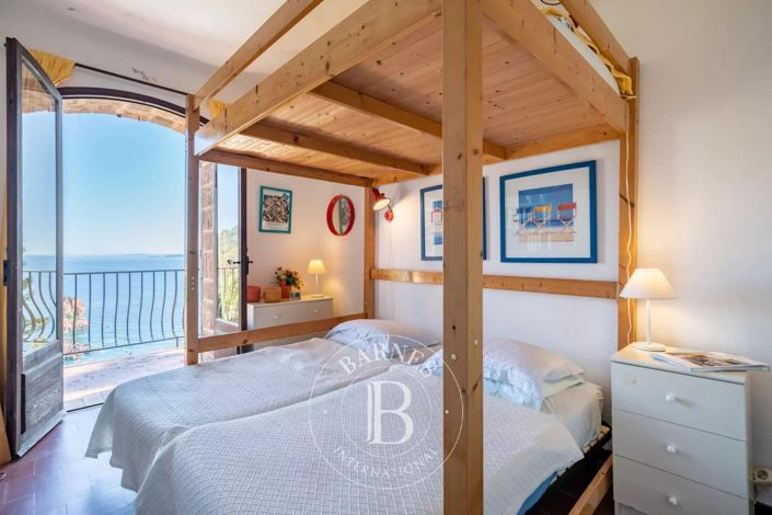 Image No.6-7 Bed House for sale