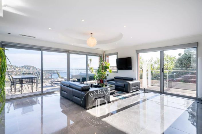 Image No.2-5 Bed House for sale