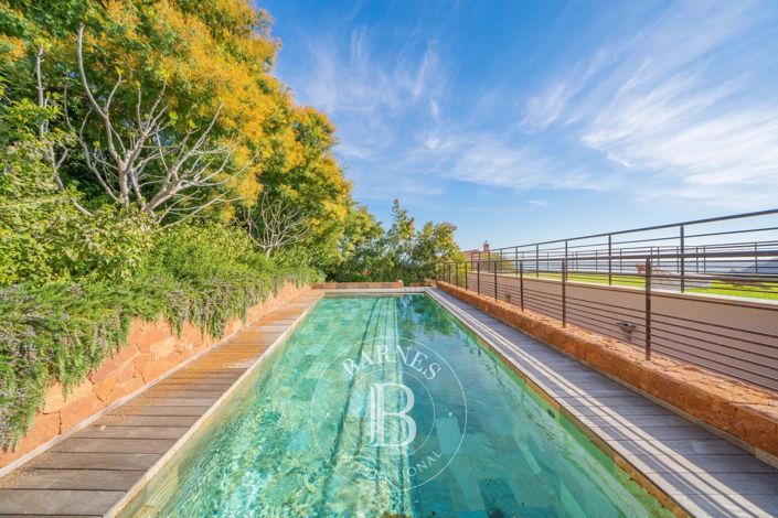 Image No.7-5 Bed House for sale