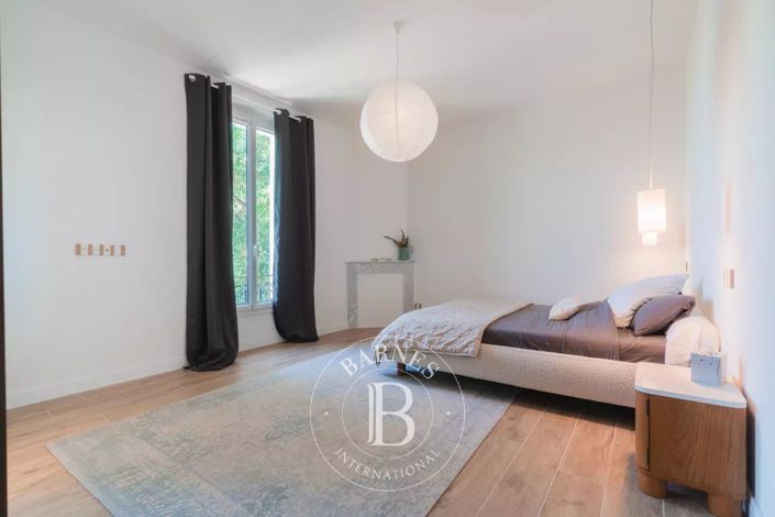 Image No.10-6 Bed House for sale