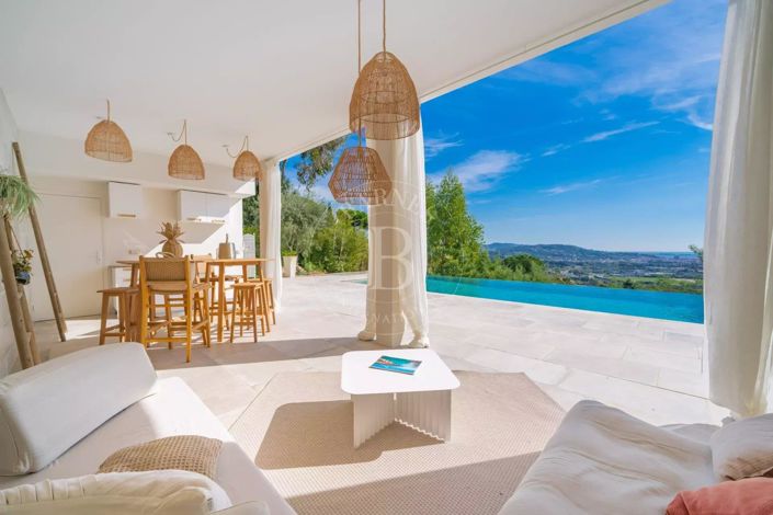 Image No.9-6 Bed House for sale