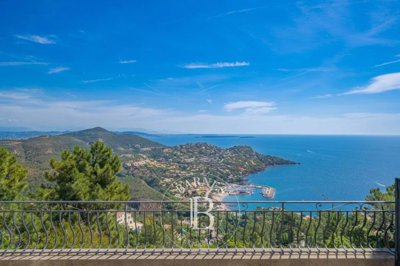 5 Bed House for sale