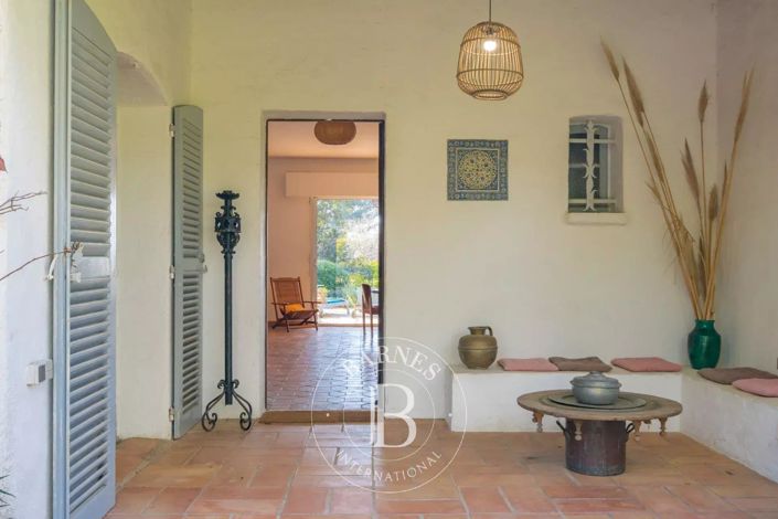 Image No.3-6 Bed House for sale