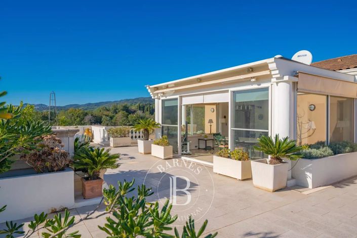 Image No.17-3 Bed Apartment for sale