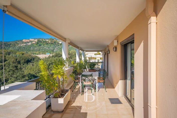 Image No.21-3 Bed Apartment for sale