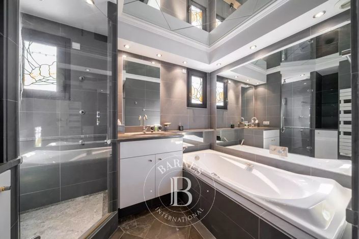 Image No.9-3 Bed Apartment for sale