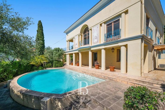 Image No.1-6 Bed House for sale