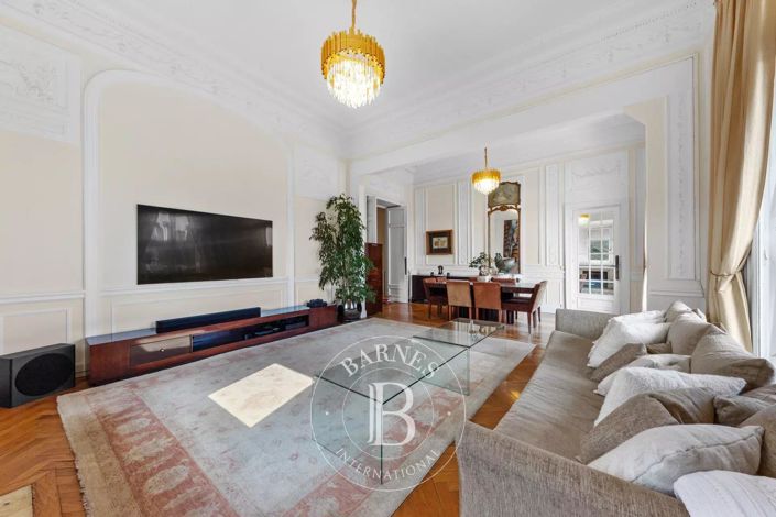 Image No.10-3 Bed Apartment for sale