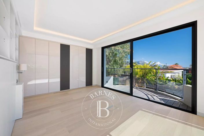 Image No.8-Apartment for sale