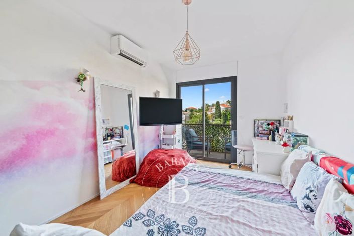 Image No.19-2 Bed Apartment for sale