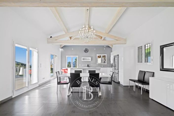 Image No.16-4 Bed House for sale