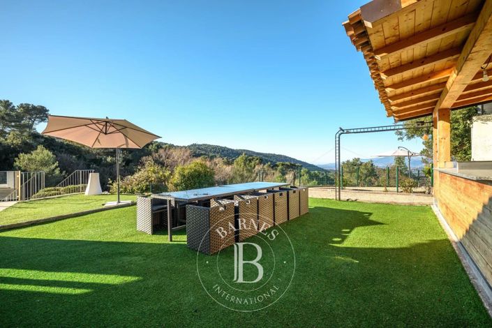 Image No.24-4 Bed House for sale